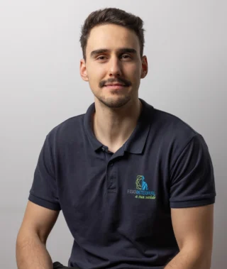 Nuno Teixeira, fisioterapeuta na Fisiointegral em Gaia, especializado em reabilitação e terapia manual.